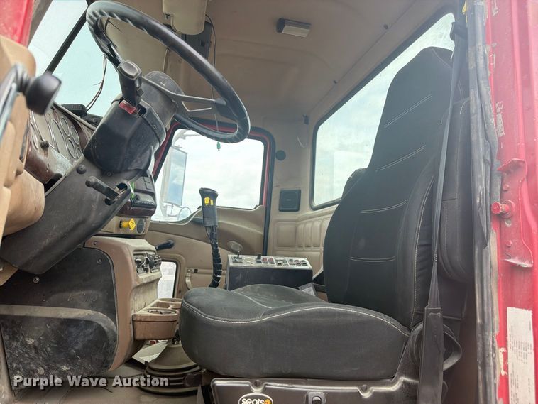 image for item FM7697 2004 Mack CV ready mix truck