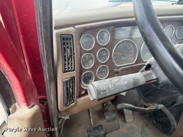 image for item FM7697 2004 Mack CV ready mix truck