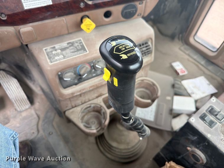 image for item FM7697 2004 Mack CV ready mix truck