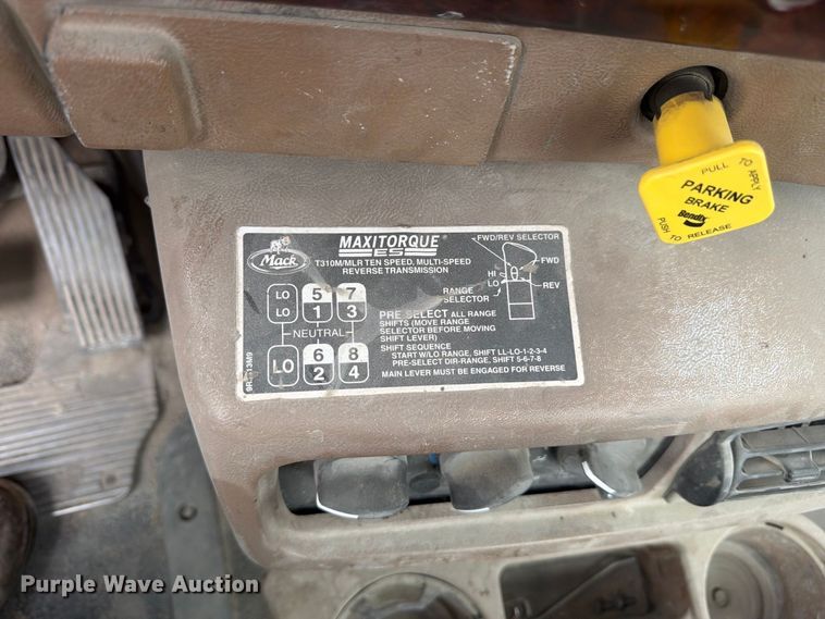 image for item FM7697 2004 Mack CV ready mix truck