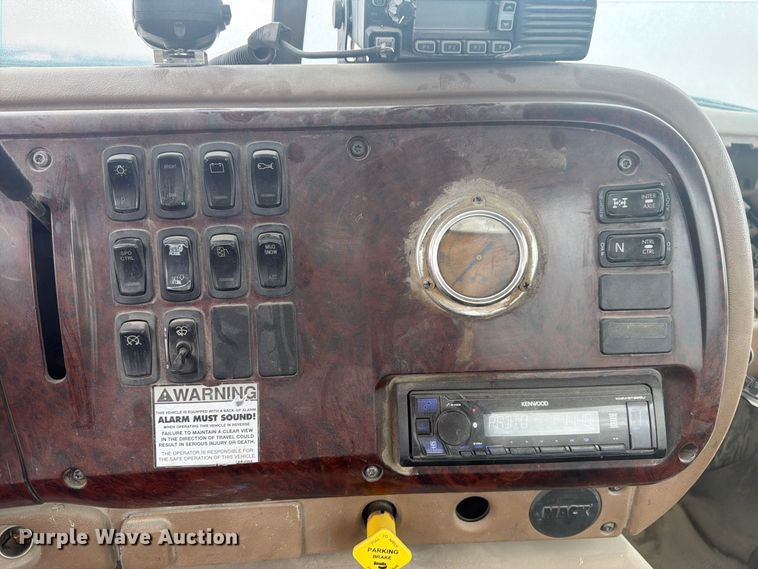 image for item FM7697 2004 Mack CV ready mix truck
