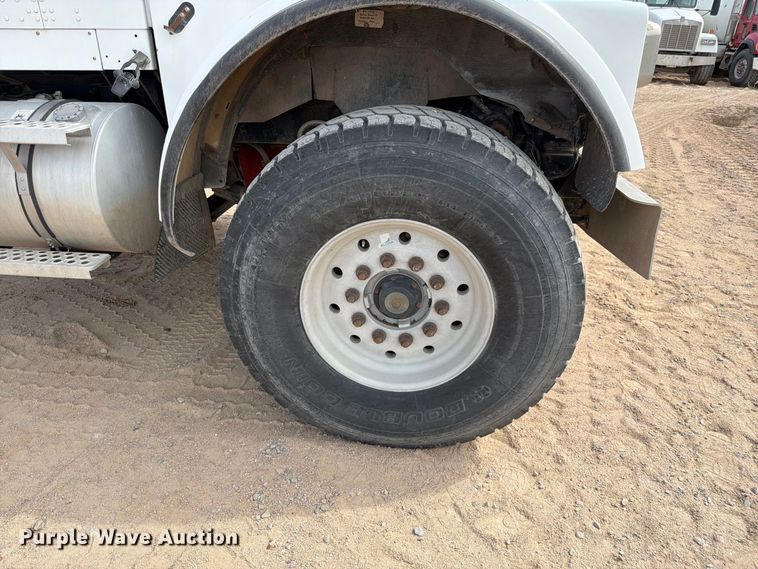 image for item FM7698 2008 Kenworth W9 Series ready mix truck