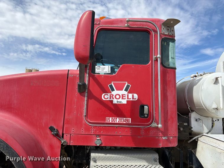 image for item FM7699 2003 Kenworth W900 ready mix truck