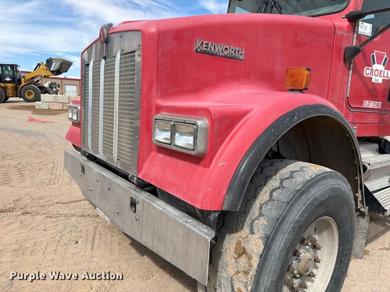 image for item FM7699 2003 Kenworth W900 ready mix truck