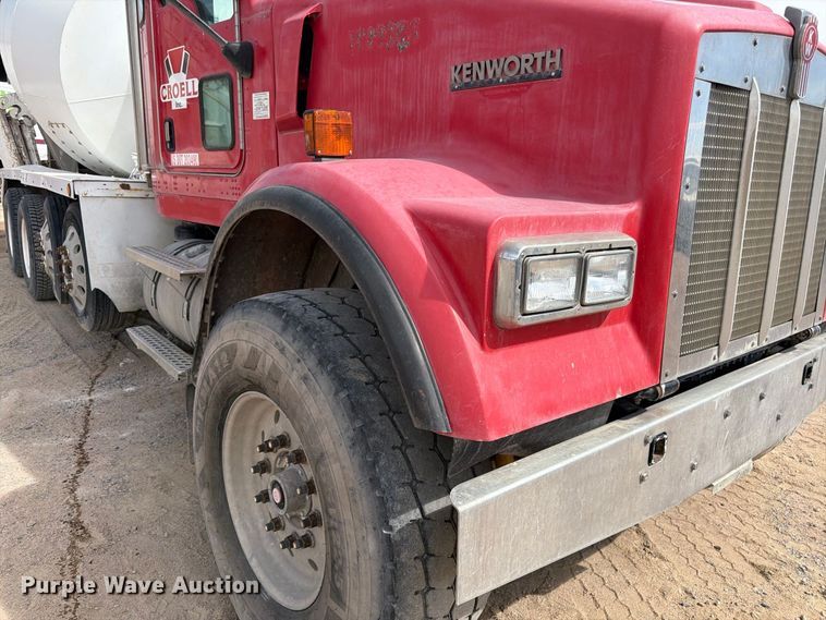 image for item FM7699 2003 Kenworth W900 ready mix truck