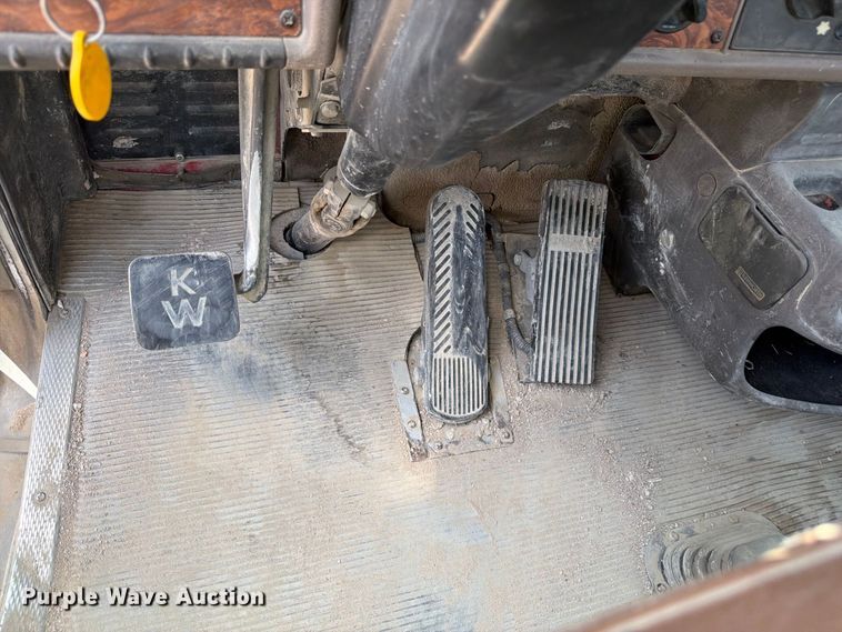 image for item FM7699 2003 Kenworth W900 ready mix truck