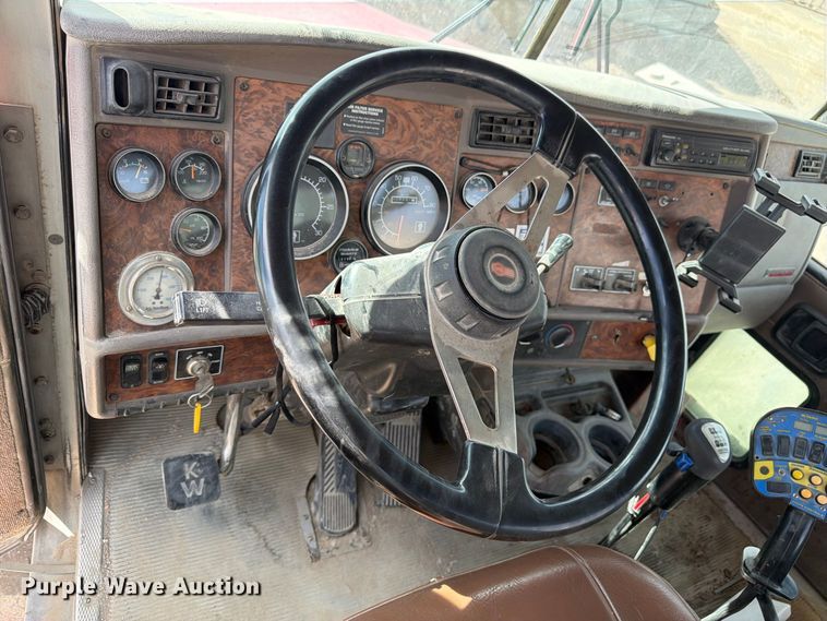 image for item FM7699 2003 Kenworth W900 ready mix truck