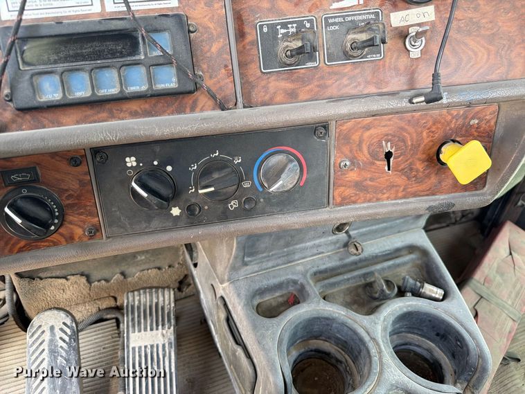 image for item FM7699 2003 Kenworth W900 ready mix truck