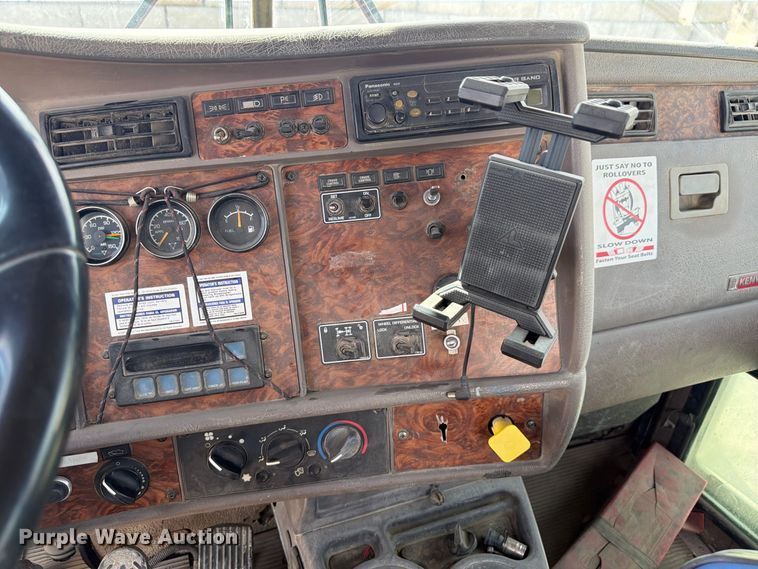 image for item FM7699 2003 Kenworth W900 ready mix truck