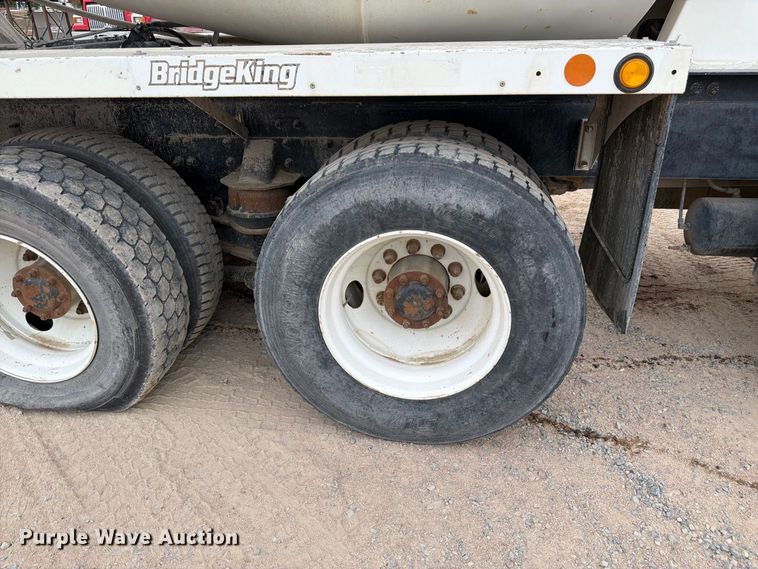 image for item FM7700 2016 Kenworth W9 Series ready mix truck