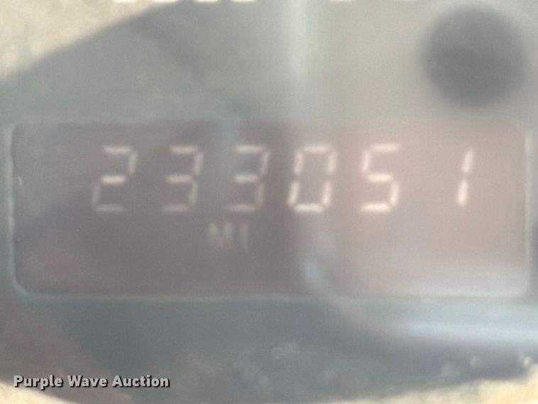 image for item FM7701 2001 International 5600i ready mix truck