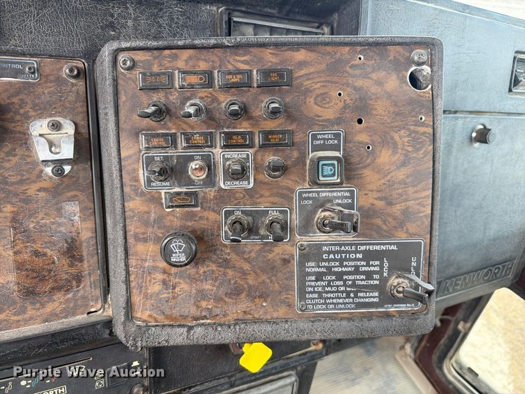 image for item FM7702 1998 Kenworth W900 ready mix truck