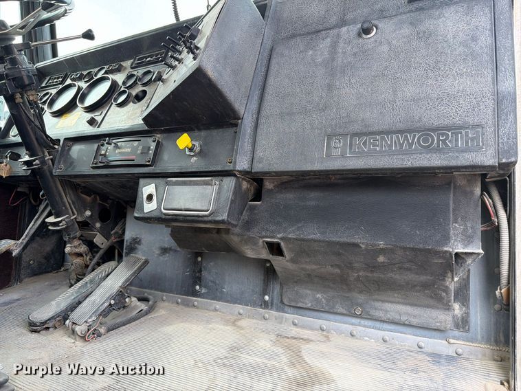 image for item FM7702 1998 Kenworth W900 ready mix truck