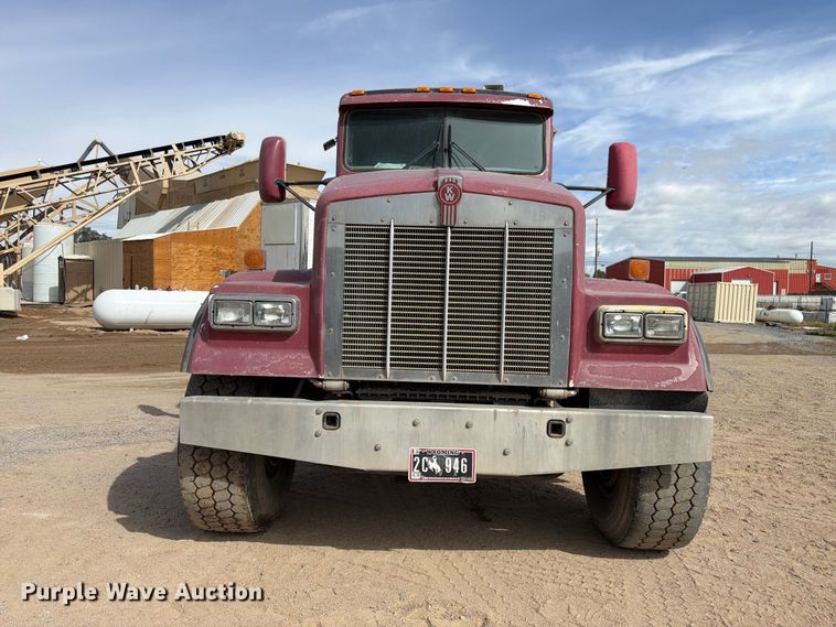 image for item FM7703 2007 Kenworth W900 ready mix truck