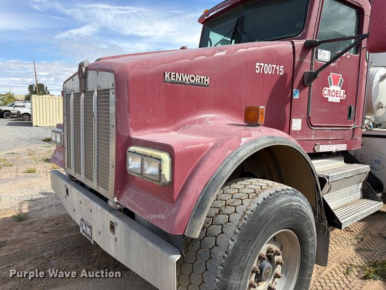 image for item FM7703 2007 Kenworth W900 ready mix truck