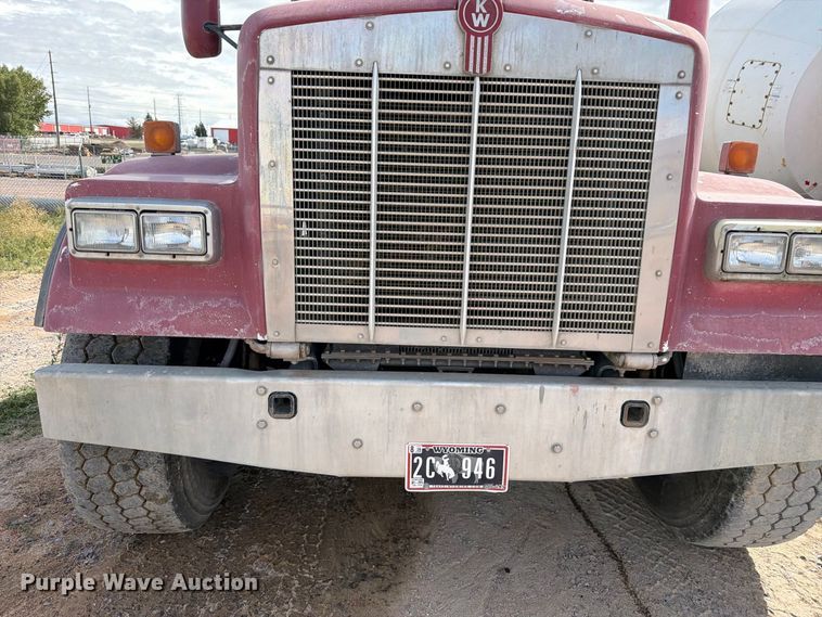 image for item FM7703 2007 Kenworth W900 ready mix truck
