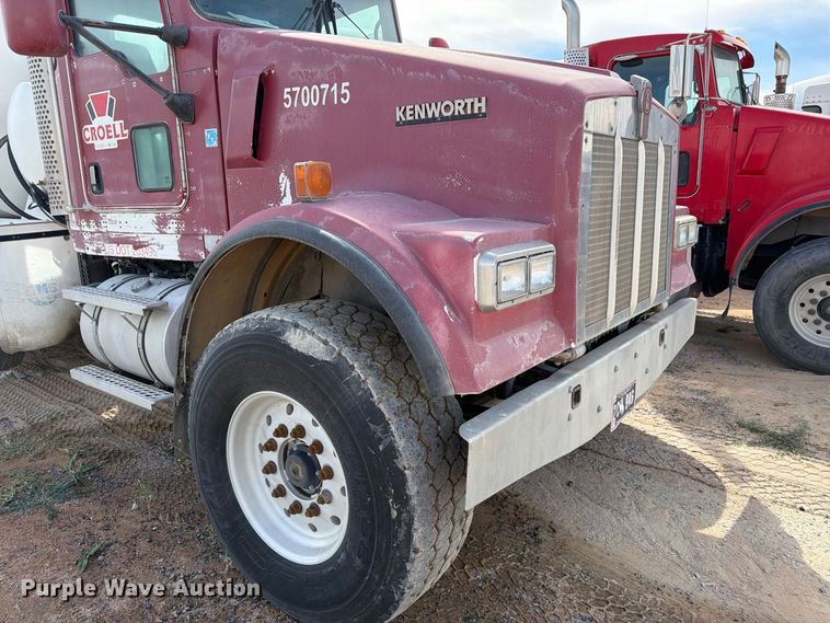image for item FM7703 2007 Kenworth W900 ready mix truck
