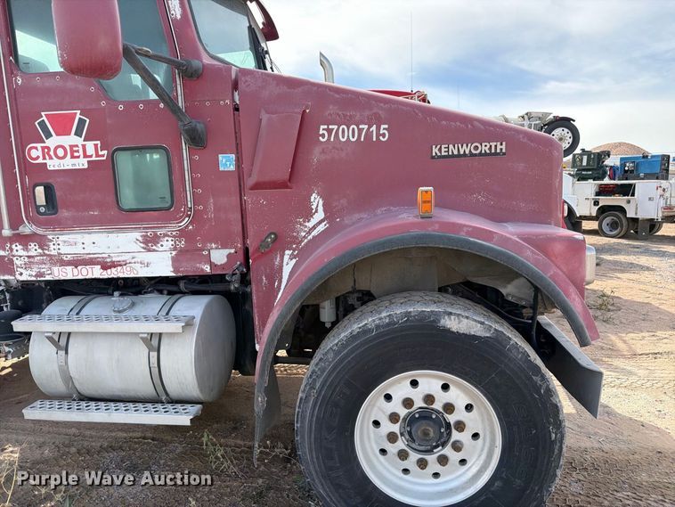 image for item FM7703 2007 Kenworth W900 ready mix truck