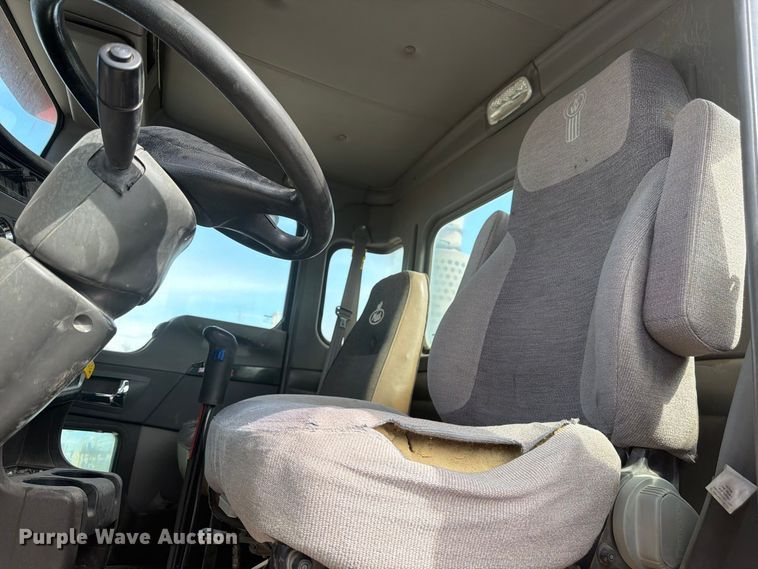 image for item FM7703 2007 Kenworth W900 ready mix truck