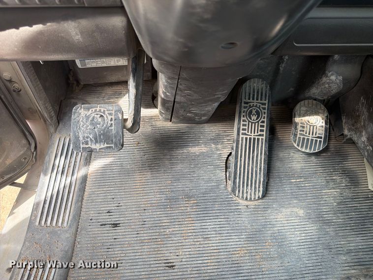 image for item FM7703 2007 Kenworth W900 ready mix truck