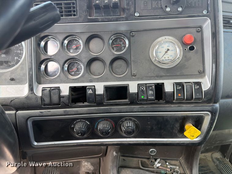 image for item FM7703 2007 Kenworth W900 ready mix truck