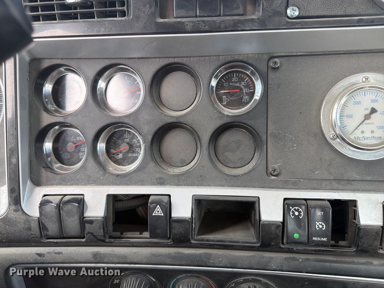 image for item FM7703 2007 Kenworth W900 ready mix truck