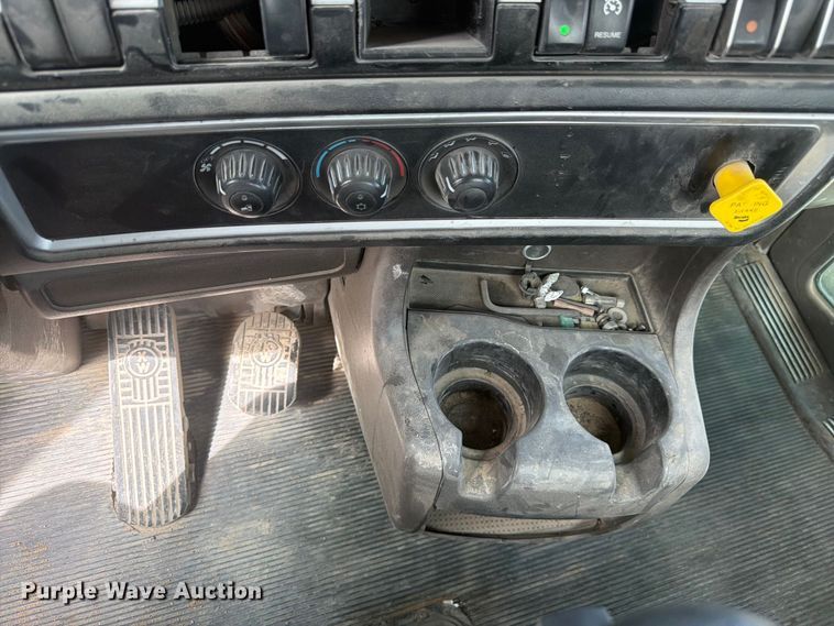 image for item FM7703 2007 Kenworth W900 ready mix truck