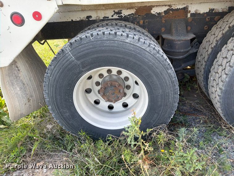 image for item FM7703 2007 Kenworth W900 ready mix truck