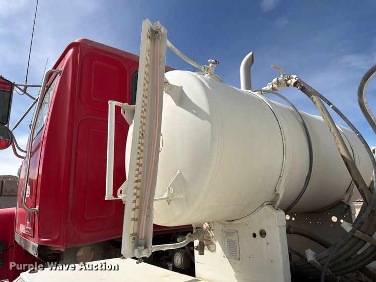 image for item FM7704 2015 Western Star 4700 
