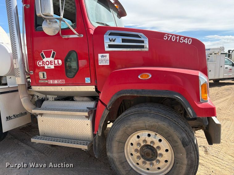 image for item FM7704 2015 Western Star 4700 