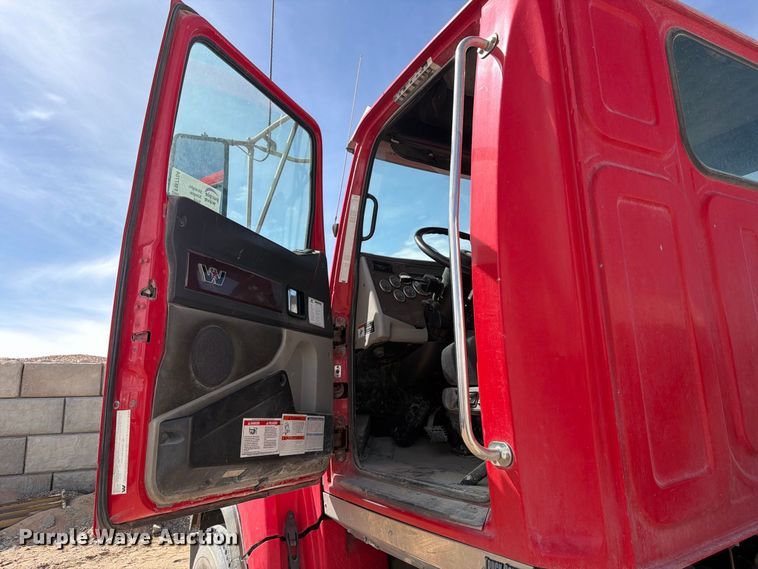 image for item FM7704 2015 Western Star 4700 