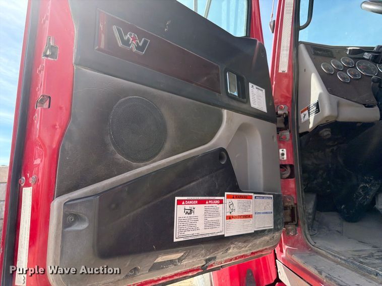 image for item FM7704 2015 Western Star 4700 