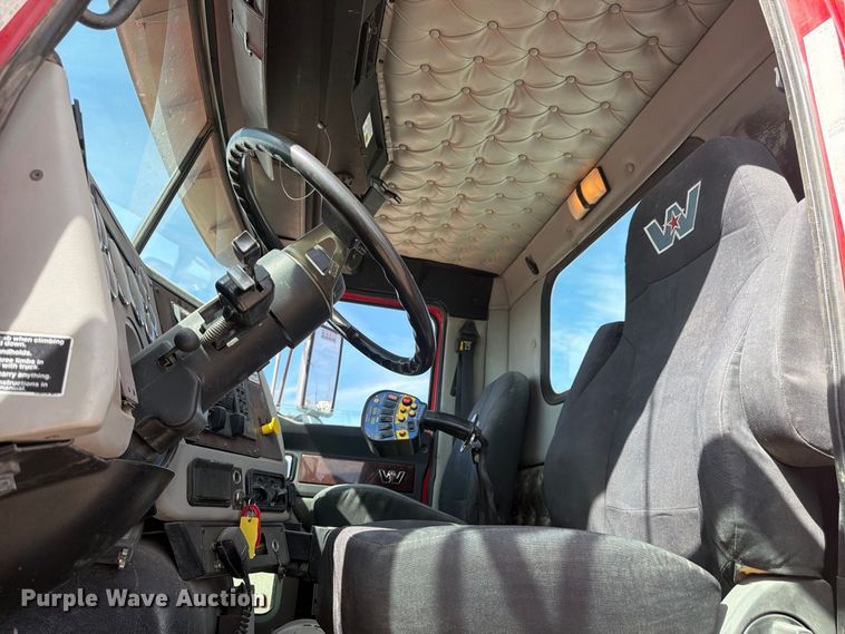 image for item FM7704 2015 Western Star 4700 