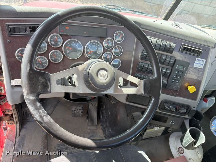 image for item FM7704 2015 Western Star 4700 