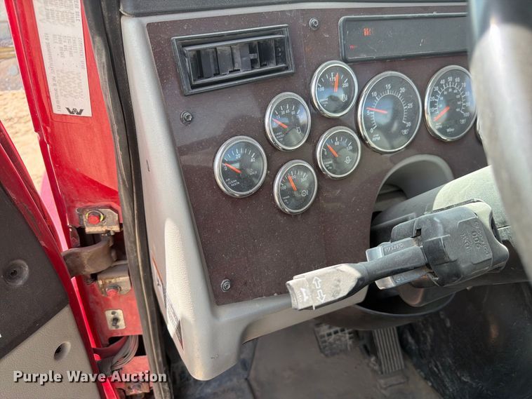 image for item FM7704 2015 Western Star 4700 