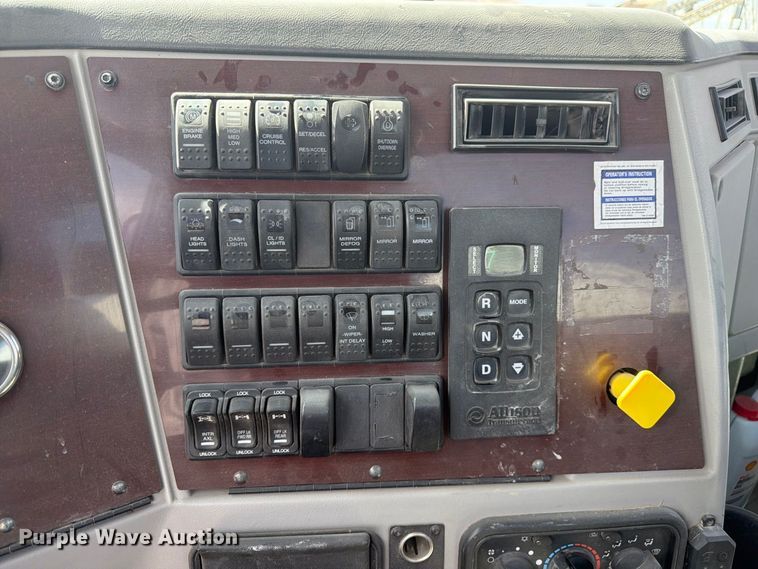 image for item FM7704 2015 Western Star 4700 