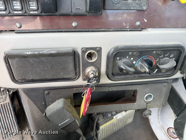 image for item FM7704 2015 Western Star 4700 