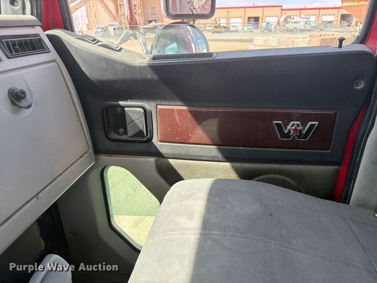 image for item FM7704 2015 Western Star 4700 