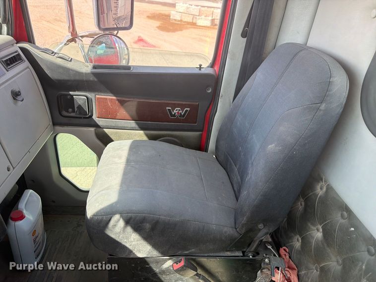 image for item FM7704 2015 Western Star 4700 
