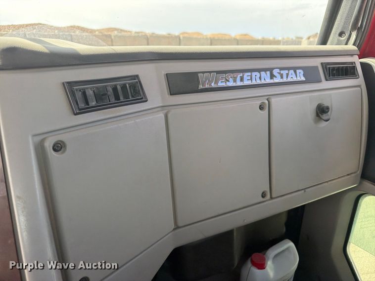 image for item FM7704 2015 Western Star 4700 