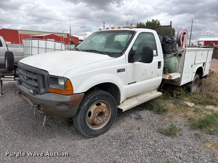 image for item FM7705 2000 Ford F450 Super Duty utility / service truck