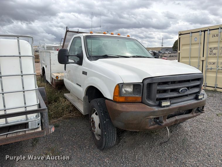image for item FM7705 2000 Ford F450 Super Duty utility / service truck