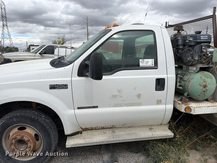 image for item FM7705 2000 Ford F450 Super Duty utility / service truck
