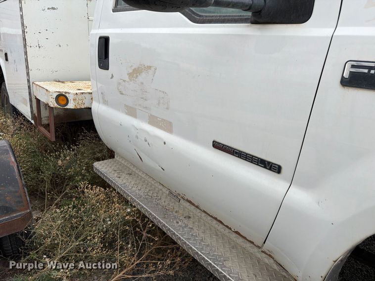 image for item FM7705 2000 Ford F450 Super Duty utility / service truck