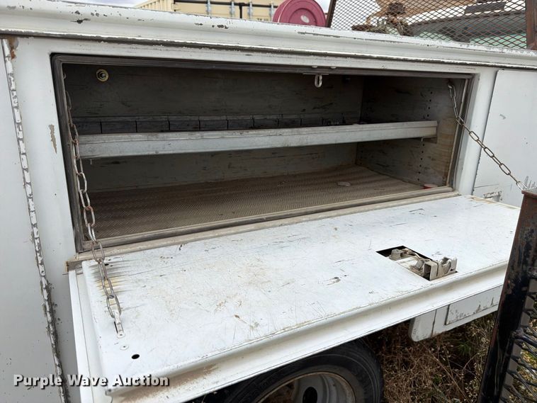 image for item FM7705 2000 Ford F450 Super Duty utility / service truck