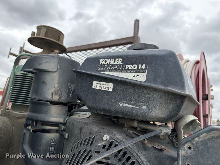 image for item FM7705 2000 Ford F450 Super Duty utility / service truck