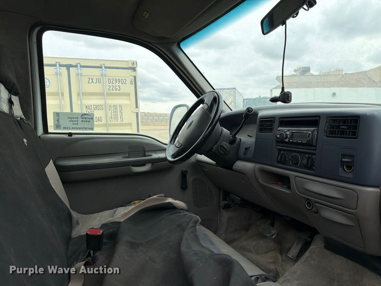 image for item FM7705 2000 Ford F450 Super Duty utility / service truck