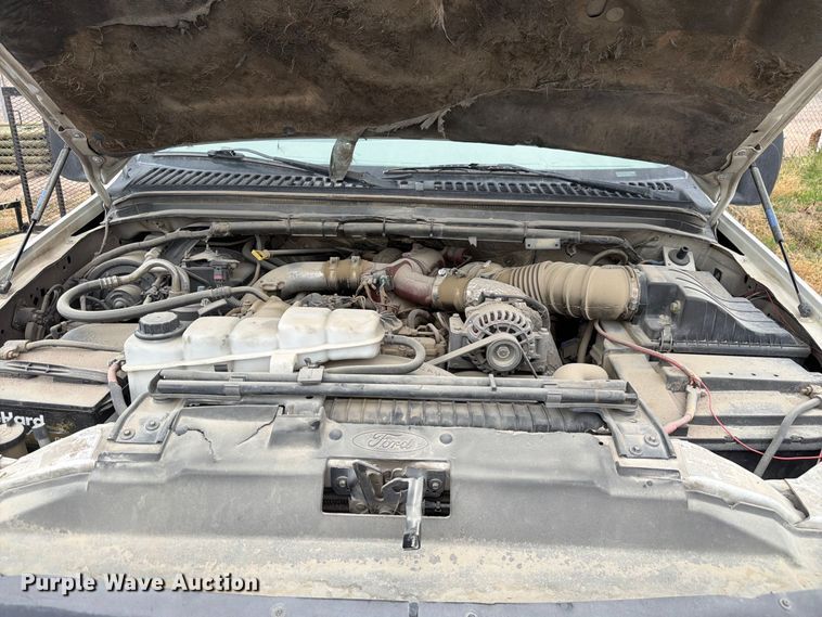image for item FM7705 2000 Ford F450 Super Duty utility / service truck