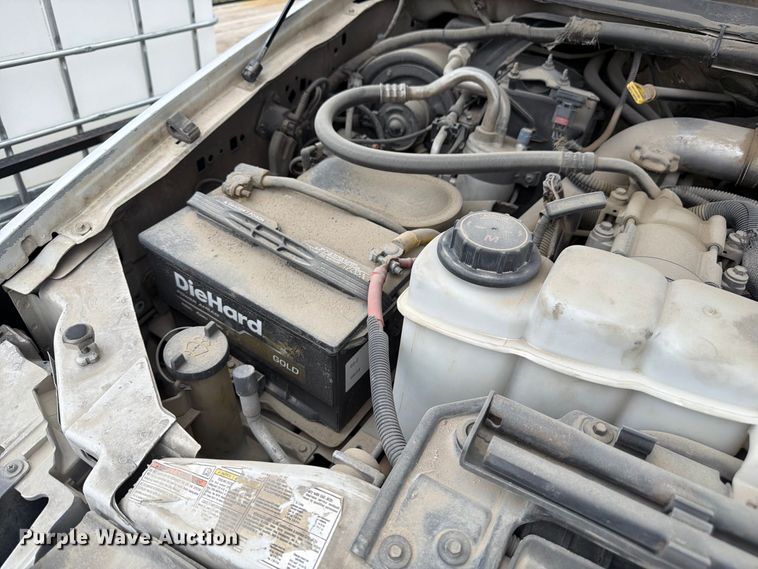 image for item FM7705 2000 Ford F450 Super Duty utility / service truck