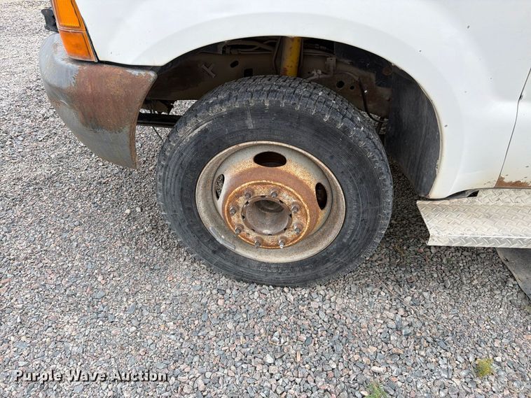 image for item FM7705 2000 Ford F450 Super Duty utility / service truck